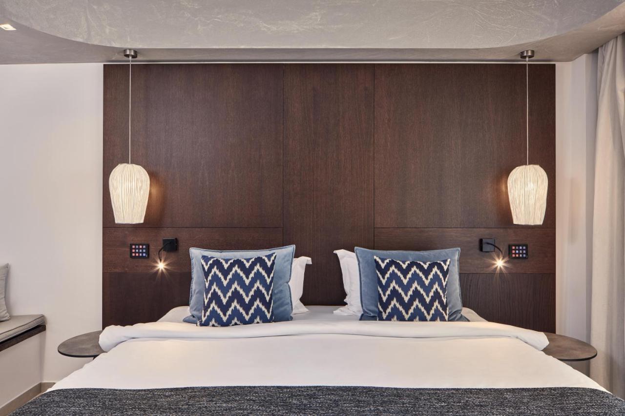Suite Familiare con Vista Mare e Accesso Piscina Diretto